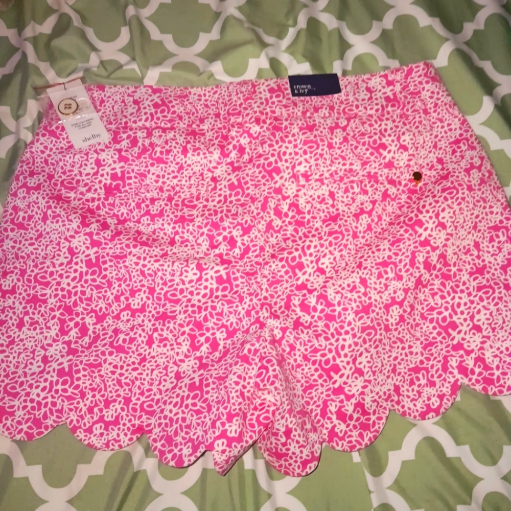 Size 4 👑 Crown and Ivy Shelby